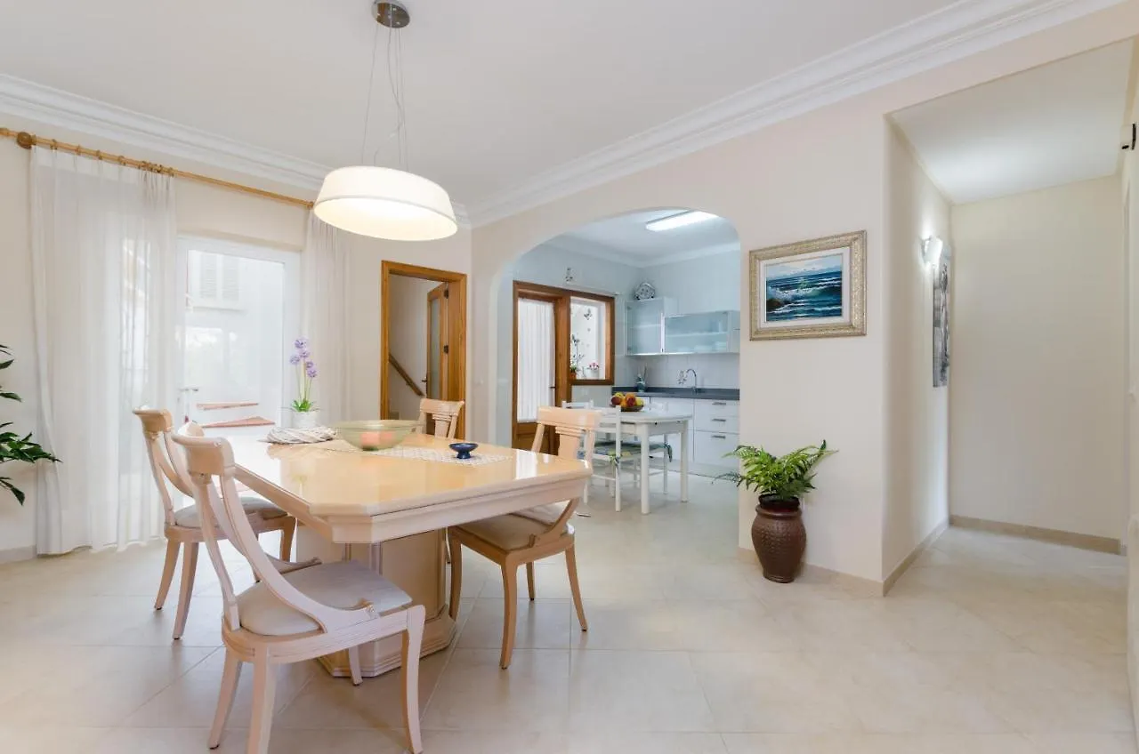 Yourhouse Casa Rafael Can Picafort  Španělsko